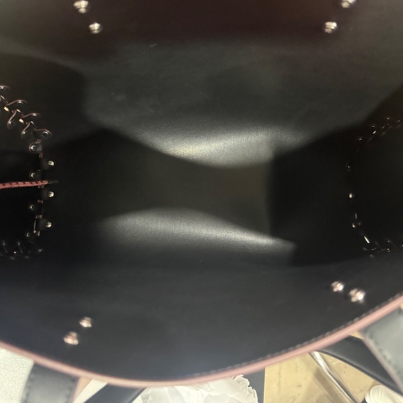 Beautiful never used Coachtopia Tote - Picture 4 of 10